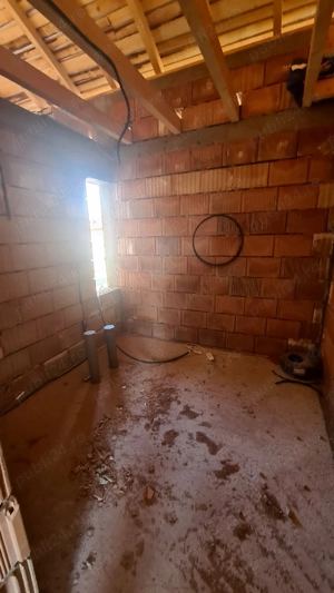 Casă de vânzare în comuna Șuici, sat Șuici, județ Argeș. - imagine 5