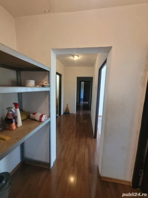 închiriez apartament 3 camere 