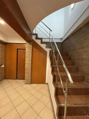 Casa ideala pentru sediu firma sau 2 familii - imagine 7