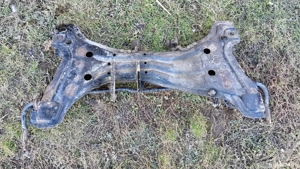 jug cadru motor Ford Galaxy 2003