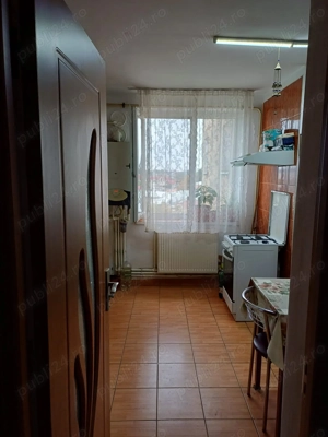 Vand apartament 3 camere Caracal-central