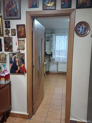 Vand apartament 3 camere Caracal-central - imagine 8