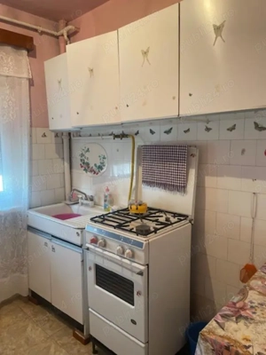 Vand apartament , 2 camere , semidecomandat , etaj 4 ,  str. Castanilor nr.5 C, Micro 1 - imagine 4 Vand apartament , 2 camere , semidecomandat , etaj 4 ,  str. Castanilor nr.5 C, Micro 1 - imagine 4