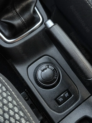 Dacia Duster Prestige 1.3 benzina 4x4 Euro 6 - imagine 10