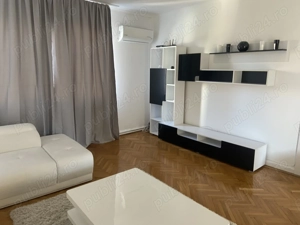 Vând apartament la casa 