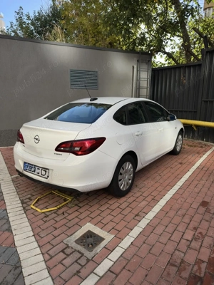 Opel Astra  - imagine 4