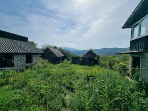 Casă de locuit si teren - imagine 5