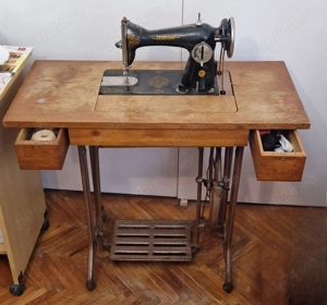 Mașină de cusut-Vintage 