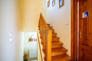 Casă spațioasă în Bușteni, cu vedere superbă către Munții Bucegi - imagine 13