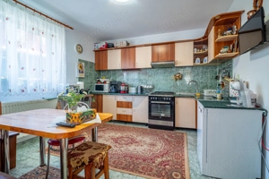 Casă spațioasă în Bușteni, cu vedere superbă către Munții Bucegi - imagine 9