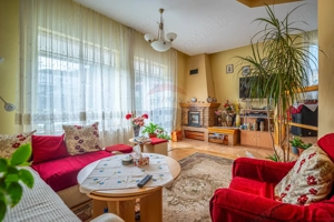 Casă spațioasă în Bușteni, cu vedere superbă către Munții Bucegi - imagine 4