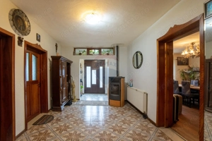 Casă individuală 160 mp, 1.200 mp teren, garaj și spațiu comercial - imagine 17