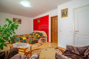 Casă spațioasă în Bușteni, cu vedere superbă către Munții Bucegi - imagine 18