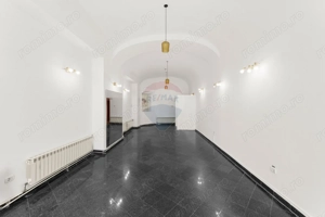 Spațiu comercial de închiriat - Piața Avram Iancu - imagine 2 Spațiu comercial de închiriat - Piața Avram Iancu - imagine 2