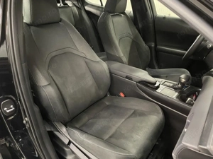 Lexus UX - imagine 10