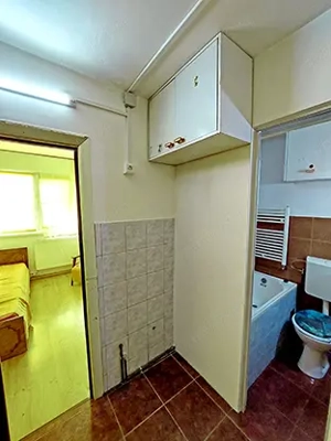 Proprietar  ofer garsoniera mica,  dar cu centrala proprie - imagine 4