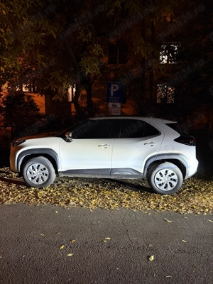 vand toyota yaris cross an 2025 garantie 2035