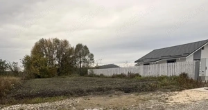 Teren intravilan cu utilități - Hărman.