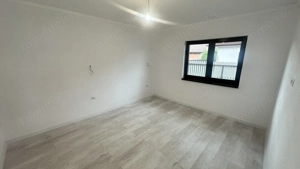 Casa pe un singur nivel 4 camere , in zona Harman  - imagine 9
