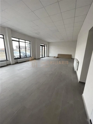 Spatiu comercial de 118 mp cu vitrina stradala mare - imagine 3