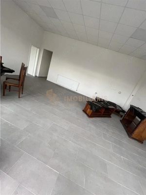 Spatiu comercial de 118 mp cu vitrina stradala mare - imagine 5