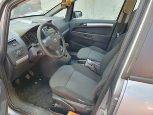 Dezmembrez Opel Zafira B