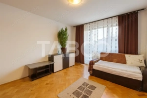 Apartament spatios de vanzare cu 3 camere balcon zona Rahovei