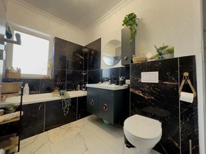 Vând apartament decomandat cu  POD pe toata suprafata  si BOXA  Braytim - imagine 2