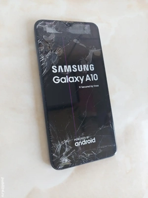 Vând Samsung Galaxy A10, perfect funcțional, probleme la ecran [poze reale]