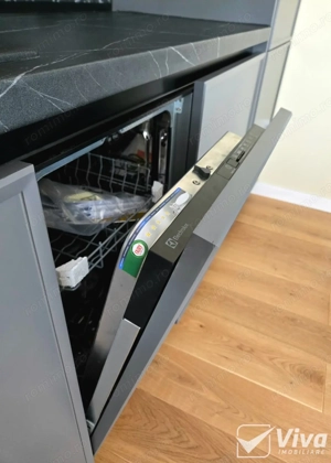 Intabulat, mobilat si utilat, ap 2 cam ESQ Village3, et 2+pod propriu - imagine 15