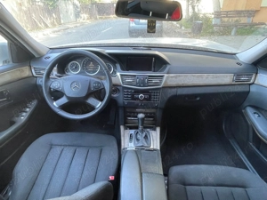 Mercedes E class 250 avariat  - imagine 2