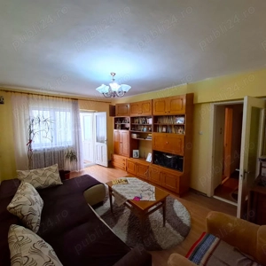 Apartament 3 camere, etaj1 (Politie) - imagine 2