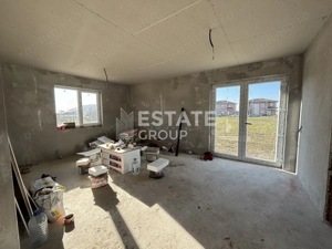 Casa individuala cu 4 camere in Mosnita Noua zona Castel - imagine 13