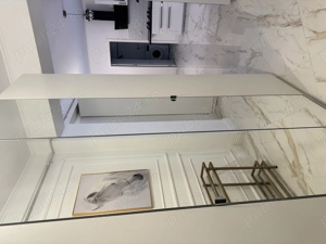 închiriez apartament 