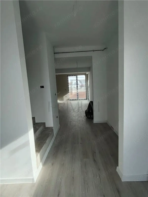 Duplex locatie excelenta - langa 4 benzi - canalizare - 3 bai - doua balcoane - imagine 2