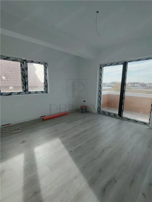 Duplex locatie excelenta - langa 4 benzi - canalizare - 3 bai - doua balcoane - imagine 10