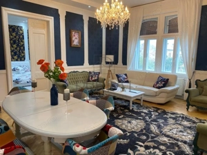 SINAIA - CLADIRE ISTORICA - 4 CAMERE - 2 BAI - CENTRALA PROPRIE - CLIMA - ETAJ 2  - RENOVAT - BOXA