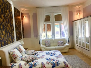 SINAIA - CLADIRE ISTORICA - 4 CAMERE - 2 BAI - CENTRALA PROPRIE - CLIMA - ETAJ 2  - RENOVAT - BOXA - imagine 2