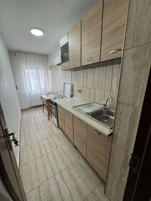 Garsonieră, cf 1 dec, Et 4/4, zona  9 Mai- Piața  - imagine 2