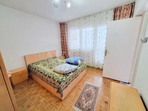 Apartament 3 camere de vanzare – Centru, Str. 9 Mai - imagine 2