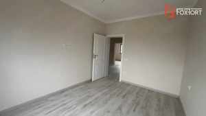 Duplex cu 5 camere despartit prin garaj, zona Giroc  - imagine 11