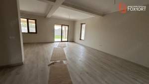 Duplex de vanzare cu 5 camere, despartit prin garaj, zona Giroc  - imagine 2