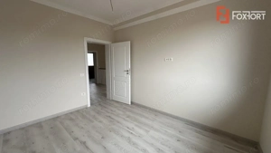Duplex cu 5 camere despartit prin garaj, zona Giroc  - imagine 12