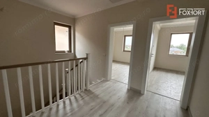 Duplex de vanzare cu 5 camere, despartit prin garaj, zona Giroc  - imagine 9