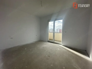 Apartament cu 2 camere, decomandat + terasa de 41 mp, in zona Aradului - imagine 3