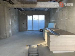 Casa tip triplex, cu 2 camere, de vanzare in Sanandrei.