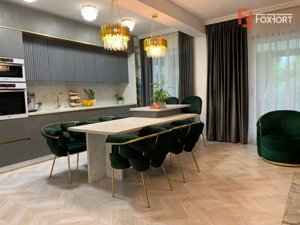 Duplex de vanzare cu 5 camere si 3 bai, zona Mehala