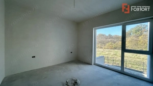 Duplex 4 camere despartit prin camera tehnica + pompa de caldura - Giarmata Vii - imagine 5