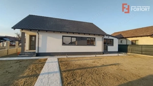 Casa individuala 4 camere, Sanmihaiu Roman - Teren 440 mp - imagine 2