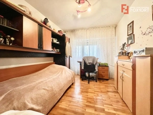 Apartament cu 3 camere, etaj 5 de vanzare, zona Lunei - imagine 4